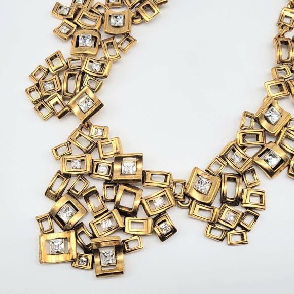 Oscar de la Renta Diamond Swarovski Crystal Square Cluster Statement Necklace - Picture 5 of 14